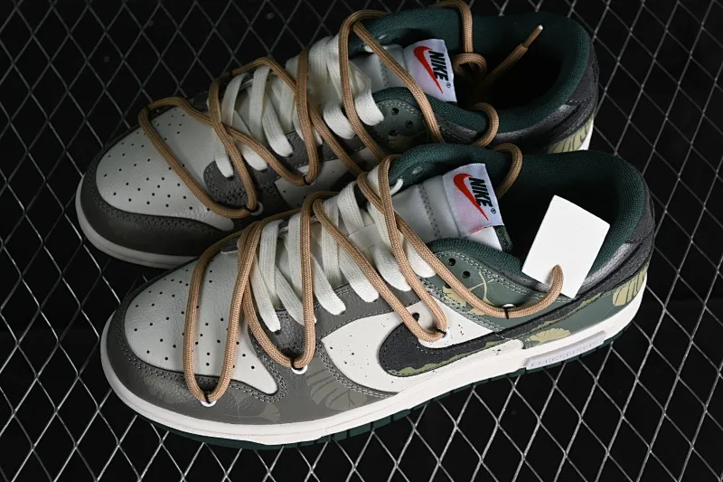 All Categories Nk SB Dunk Series Nk SB Dunk Low Low-top sneakers Nk Dunk Low Panda Prank Jungle Crossing-Lvye Fuyuan Rice brown green SB strap low-top casual sneakers FD0350-133